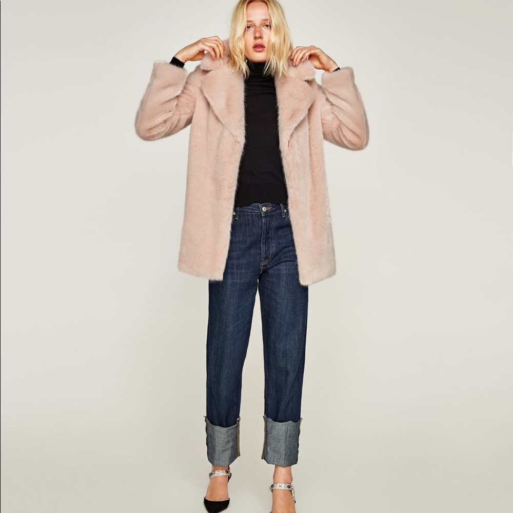🧥Zara Nude Pink Textured Fur Coat